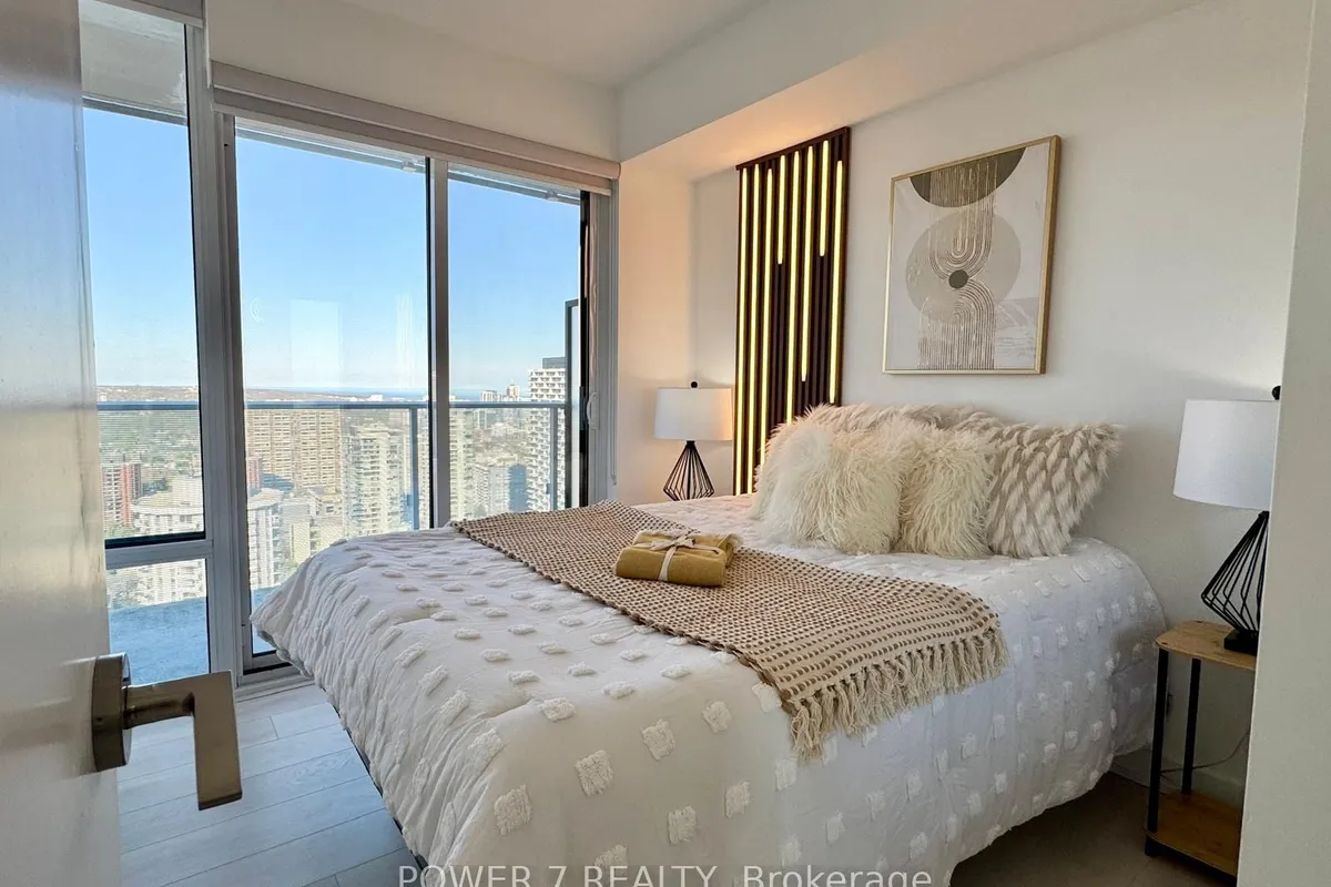 501 Yonge Street, ON M4Y 0G8