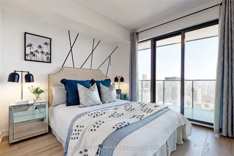 11 Wellesley Street, Toronto, ON M4Y 0G4