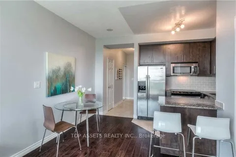 18 Holmes Avenue, Toronto, ON M2N 4L9