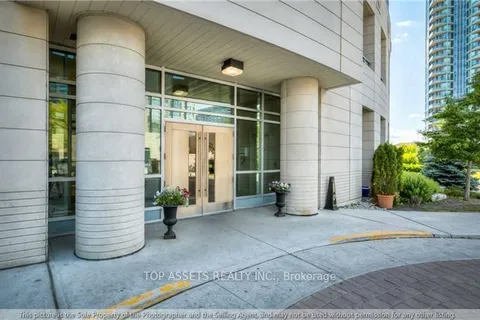 18 Holmes Avenue, Toronto, ON M2N 4L9