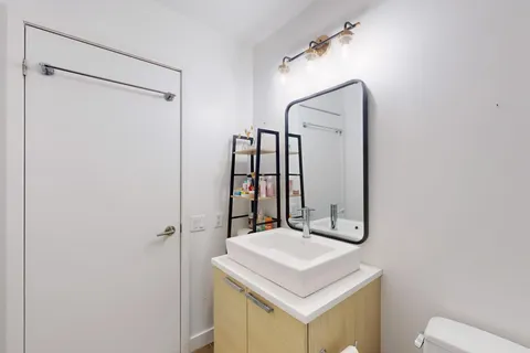 138 Princess Street, Toronto, ON M5A 0B1