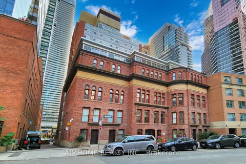 11 St. Joseph Street, Toronto, ON M4Y 3G4