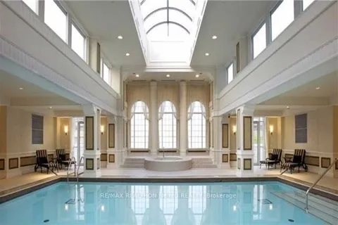 25 Greenview Avenue, Toronto, ON M2M 0A5