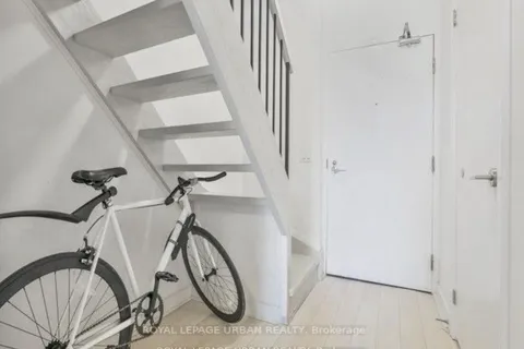5 Hanna Avenue, Toronto, ON M6K 0B3