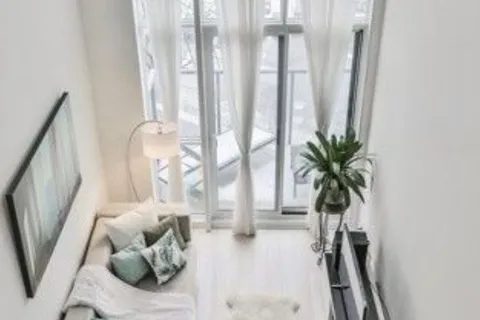 5 Hanna Avenue, Toronto, ON M6K 0B3