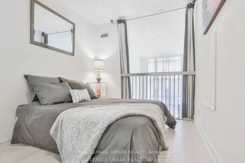 5 Hanna Avenue, Toronto, ON M6K 0B3