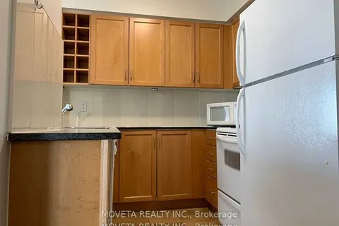 210 Victoria Street, Toronto, ON M5B 2R3