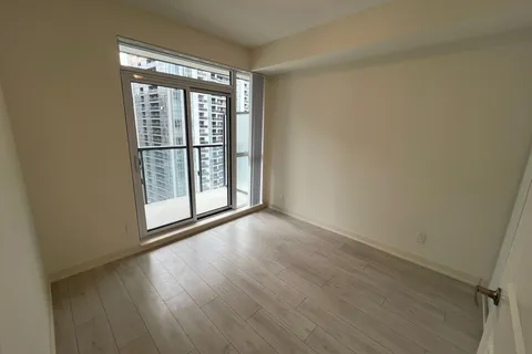 4955 Yonge Street, Toronto, ON M2N 0L8