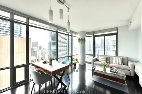 37 Grosvenor Street, Toronto, ON M4Y 3G5