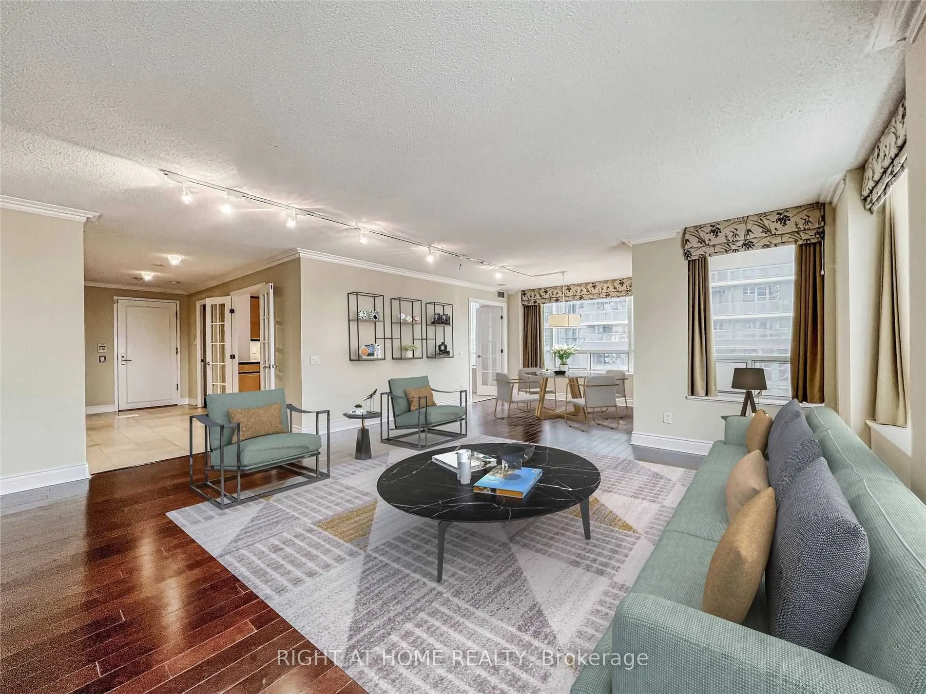 123 Eglinton Avenue, Toronto, ON M4P 1J2