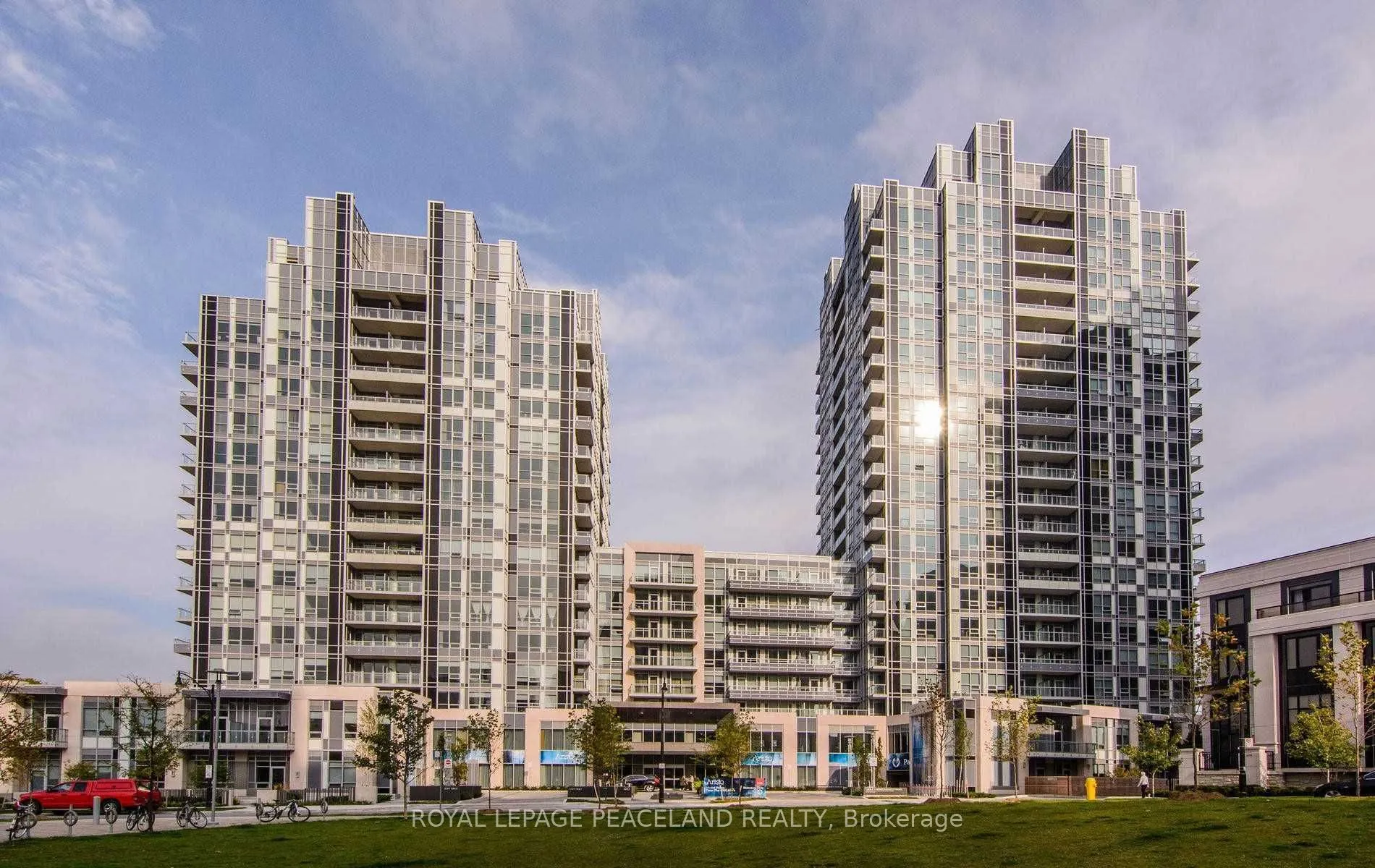 120 Harrison Garden Boulevard, Toronto, ON M2N 0H1