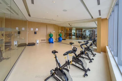 120 Harrison Garden Boulevard, Toronto, ON M2N 0H1