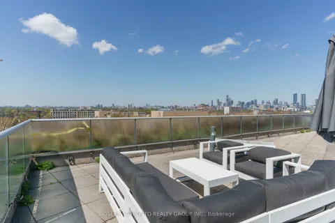1005 King Street, Toronto, ON M6K 3M8