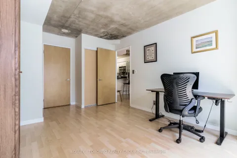 1005 King Street, Toronto, ON M6K 3M8