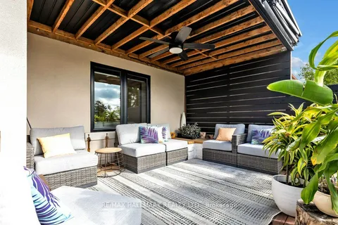 3 Averdon Crescent, Toronto, ON M3A 1P4