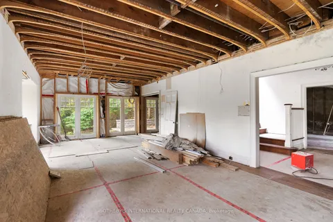 56 Roxborough Drive, Toronto, ON M4W 1X1