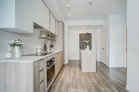 15 Holmes Avenue, Toronto, ON M2N 0L4