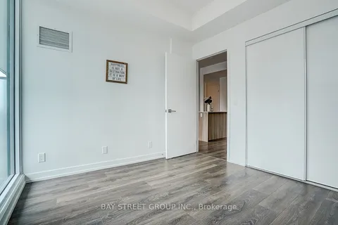 15 Holmes Avenue, Toronto, ON M2N 0L4