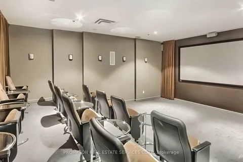 23 Hollywood Avenue, Toronto, ON M2N 7L8