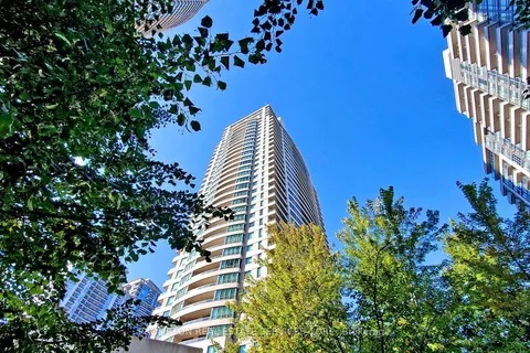 23 Hollywood Avenue, Toronto, ON M2N 7L8