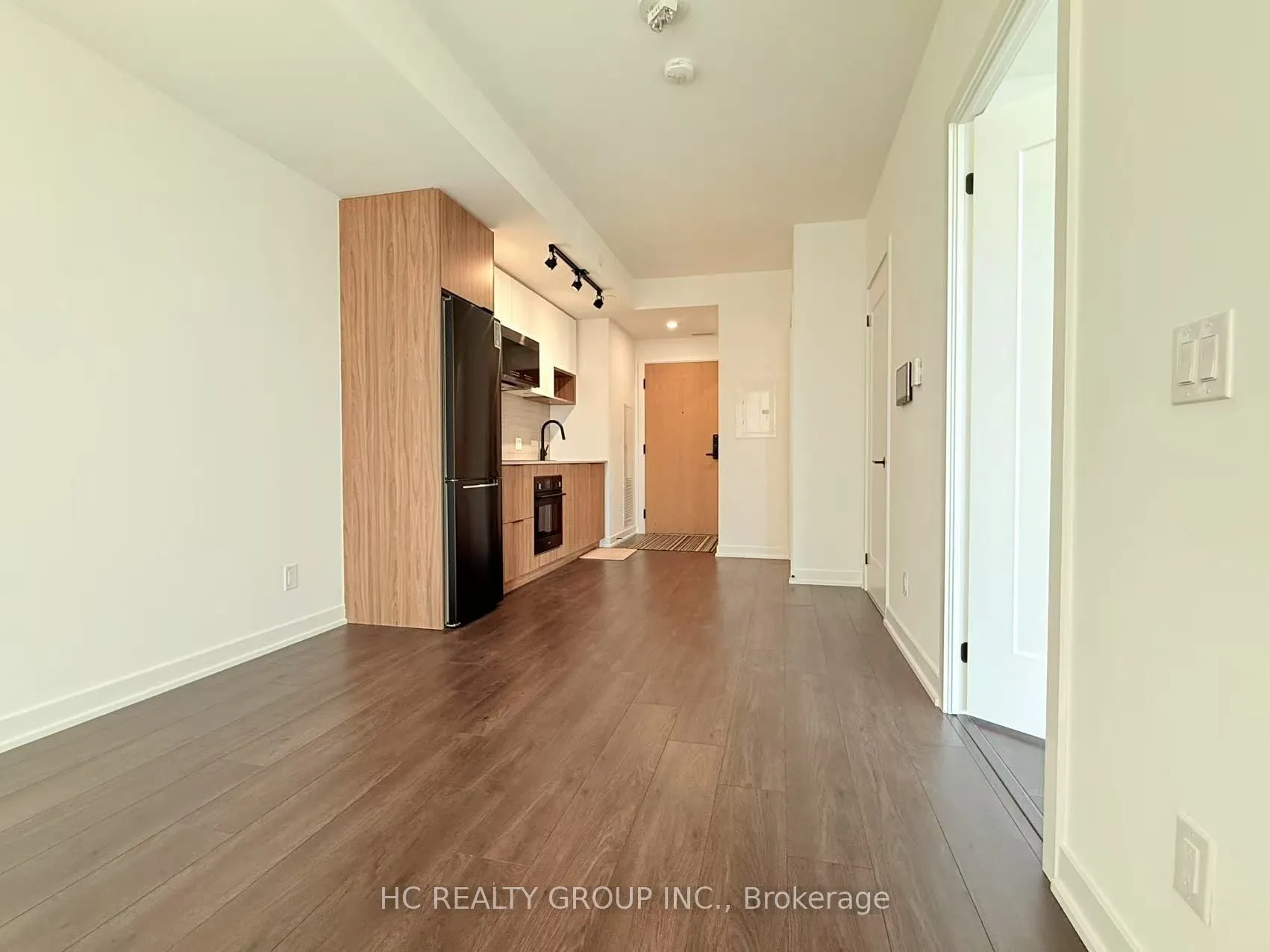 5 Defries Street, Toronto, ON M5A 3R4