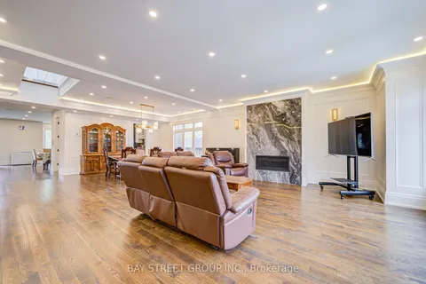 149 Alexis Boulevard, Toronto, ON M3H 2R1