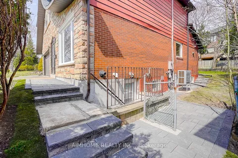 5 O'Shea Crescent, Toronto, ON M2J 2N4