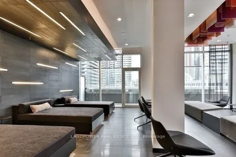 318 Richmond Street, Toronto, ON M5V 0B4
