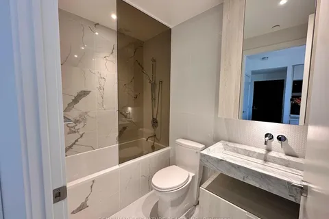 11 Yorkville Avenue, Toronto, ON M4W 0B7