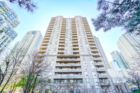 18 Hillcrest Avenue, Toronto, ON M2N 6T5