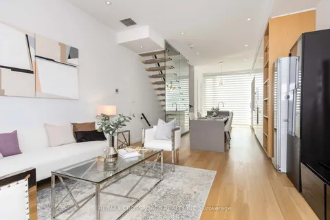 536A Eglinton Avenue, ON M4P 1N9