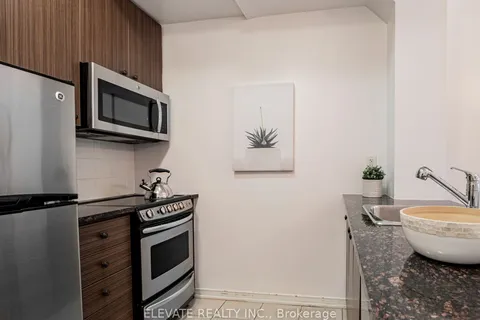 15 Coneflower Crescent, ON M2R 0A5