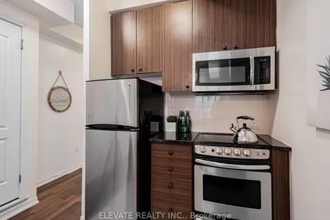 15 Coneflower Crescent, ON M2R 0A5