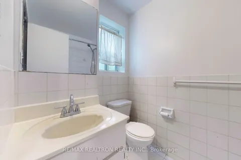 82A Augusta Avenue, ON M5T 2L1