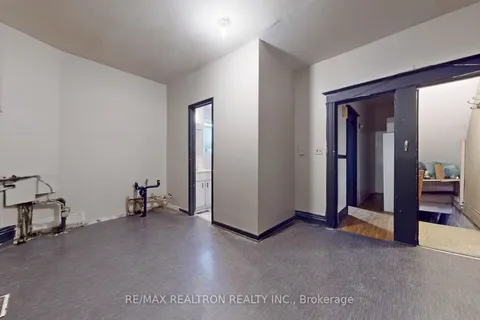82A Augusta Avenue, ON M5T 2L1