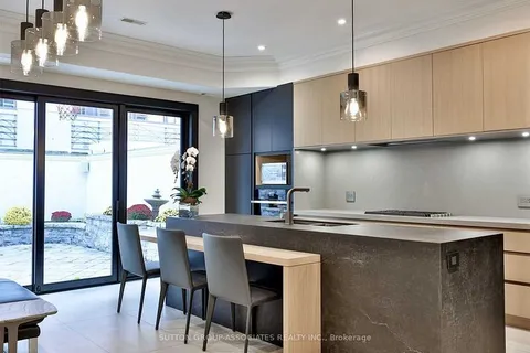 31 Webster Avenue, ON M5R 1N6