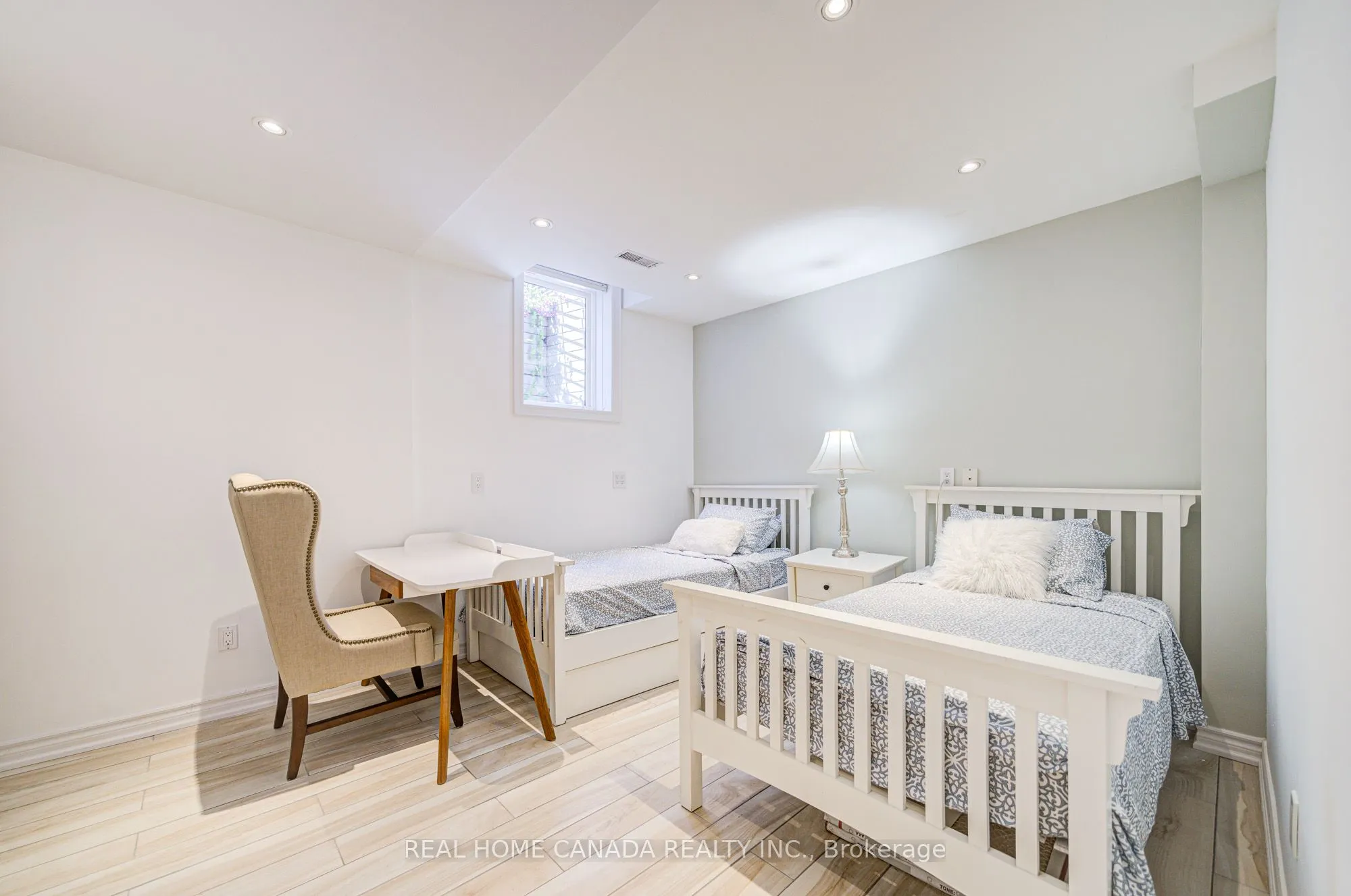 121 Davenport Road, ON M5R 1H8
