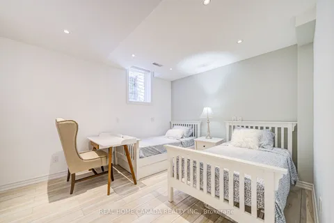 121 Davenport Road, ON M5R 1H8