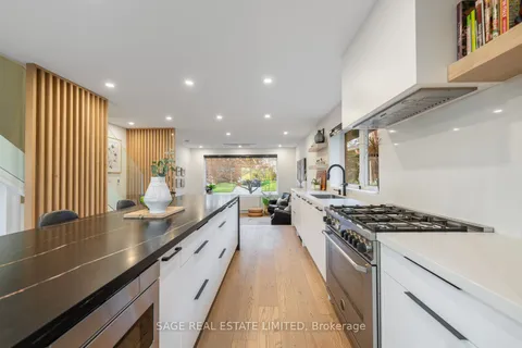 9 Lionel Heights Crescent, ON M3A 1L8