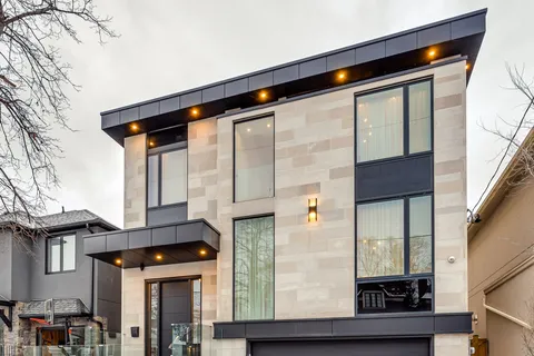 86 Mcgillivray Avenue, ON M5M 2Y4