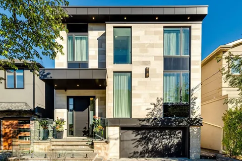 86 Mcgillivray Avenue, ON M5M 2Y4