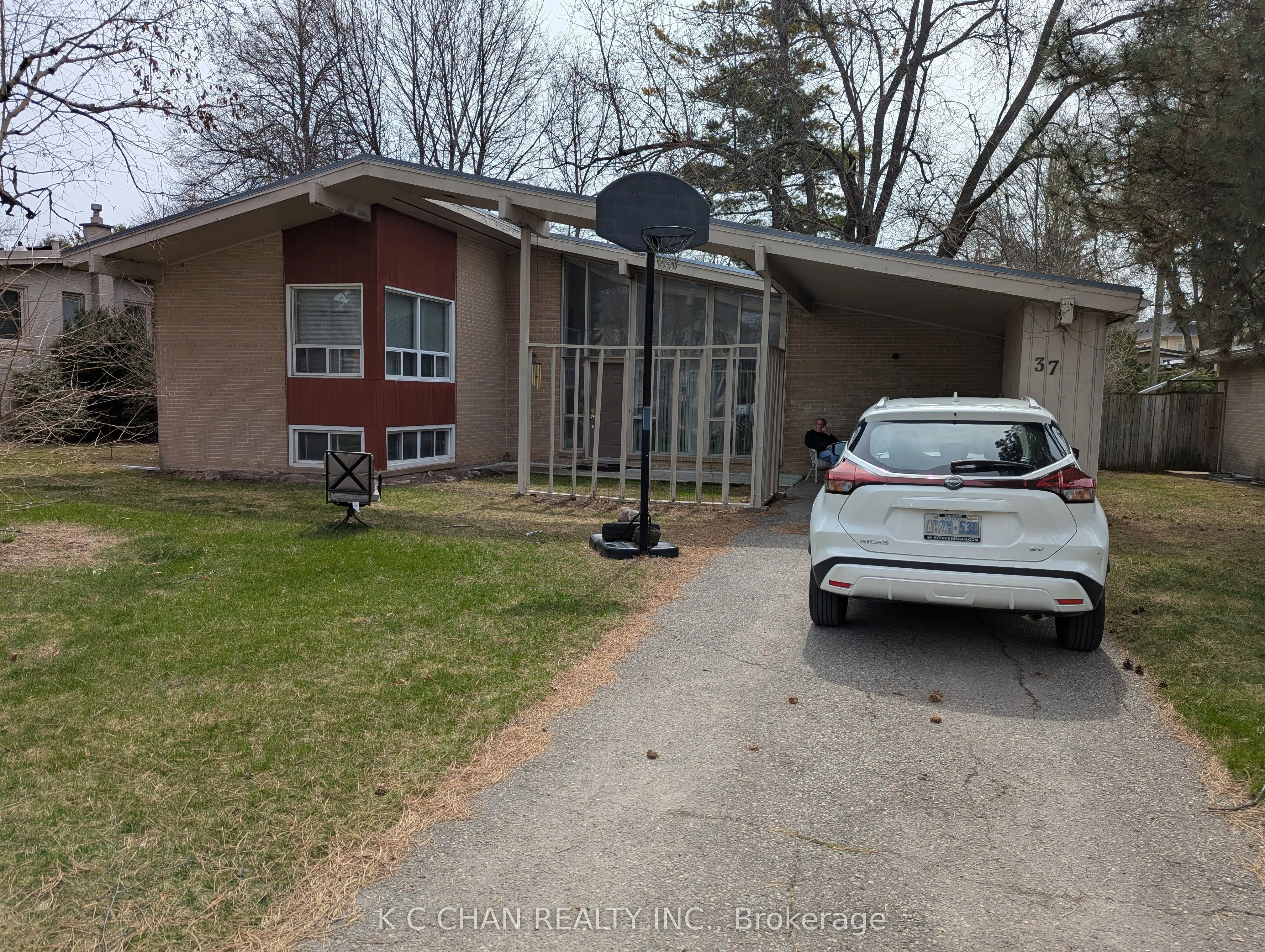 37 Grangemill Crescent, ON M3B 2J3