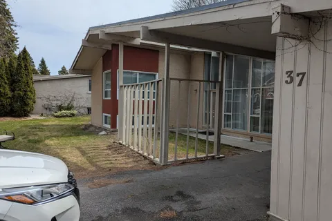 37 Grangemill Crescent, ON M3B 2J3