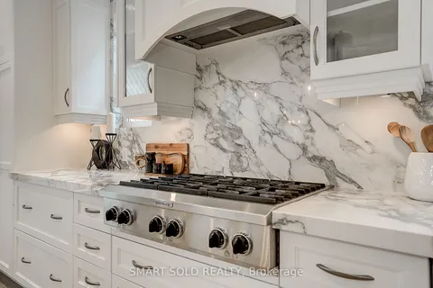 677 Woburn Avenue, ON M5M 1M2