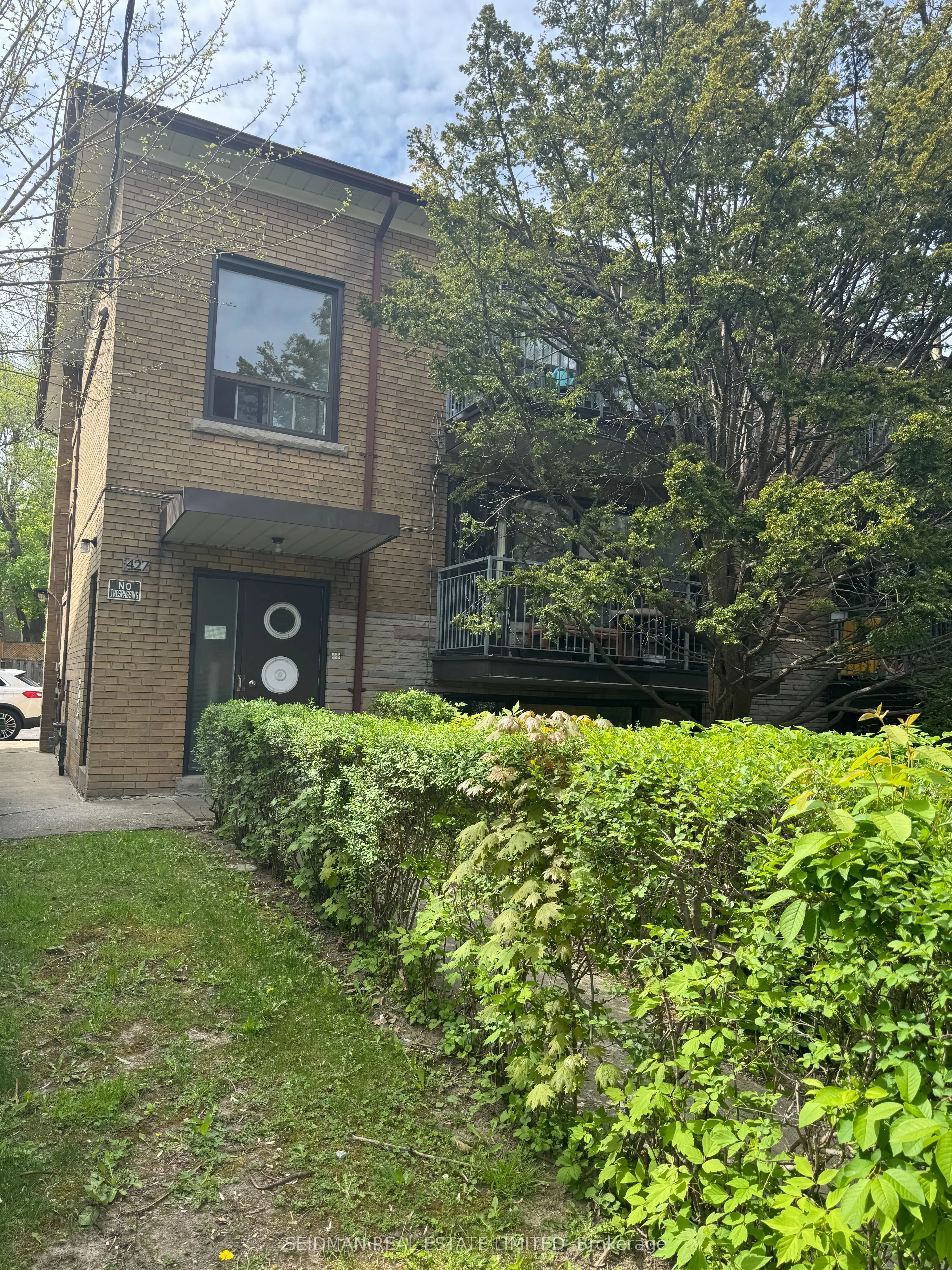 427 Lawrence Avenue, ON M5M 1C3