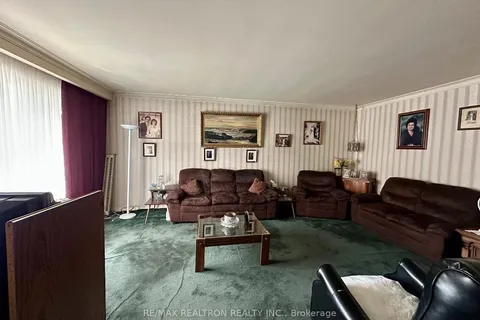 344 Pleasant Avenue, ON M2R 2R4