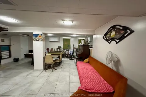 344 Pleasant Avenue, ON M2R 2R4