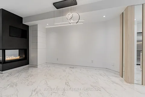 677 Huron Street, ON M5R 2R8