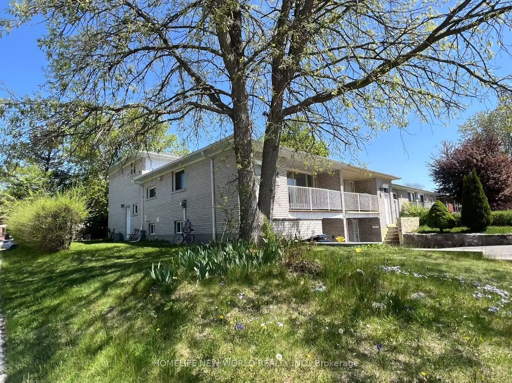 69 Harrington Crescent, Toronto, ON M2M 2Y7