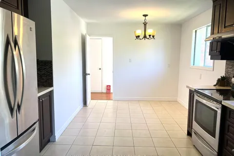 69 Harrington Crescent, Toronto, ON M2M 2Y7